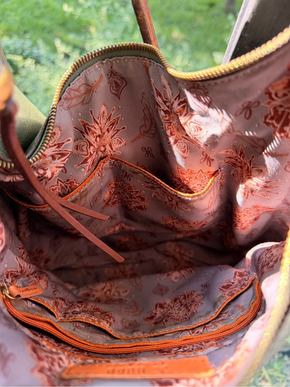 Women's Leather Hobo Shoulder Bag in Eucalyptus Green